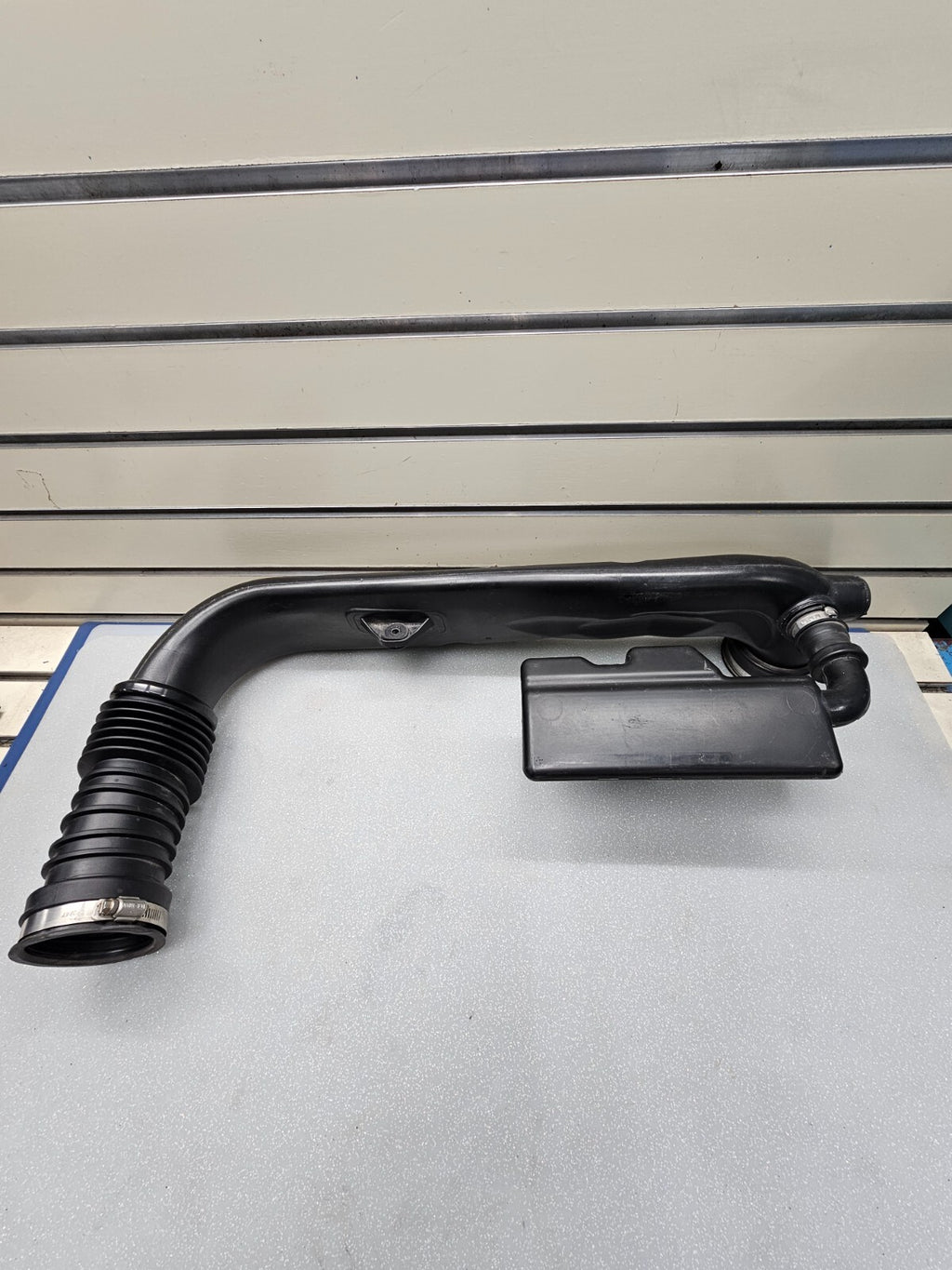 13-16 Dodge Dart 2.4L Engine Air Intake Cleaner Hose Mopar Duct Assembly OEM