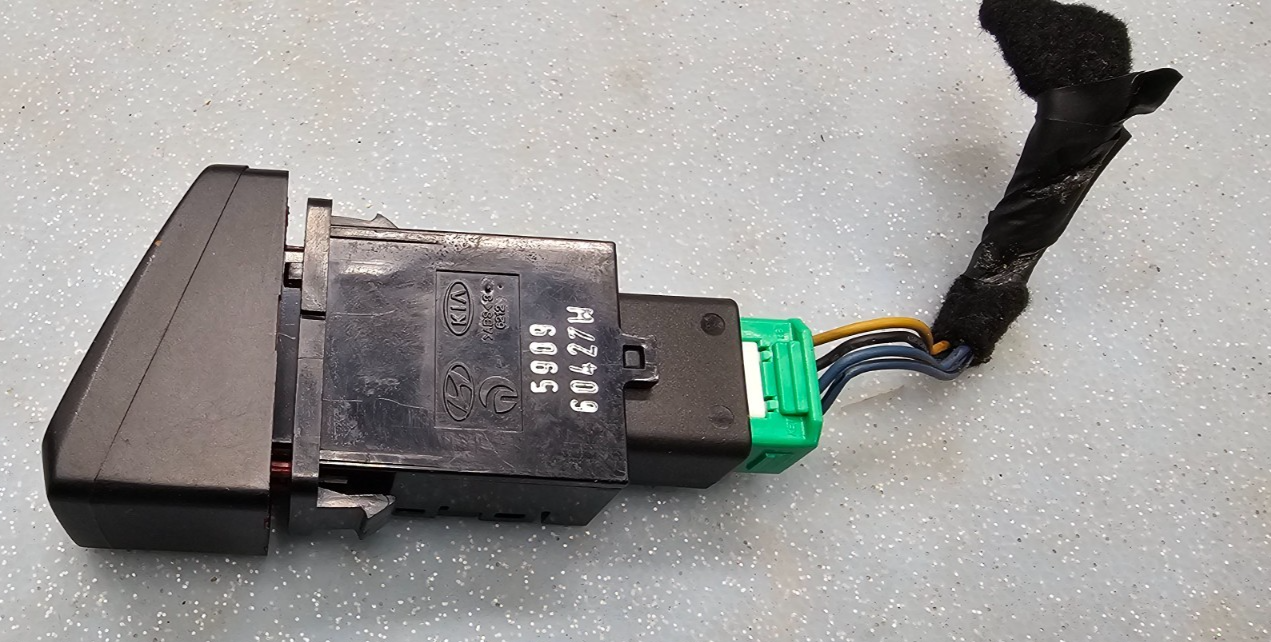 🔥04-09 Hyundai Tucson Hazard Emergency Light Lamp Control Switch Assembly Black