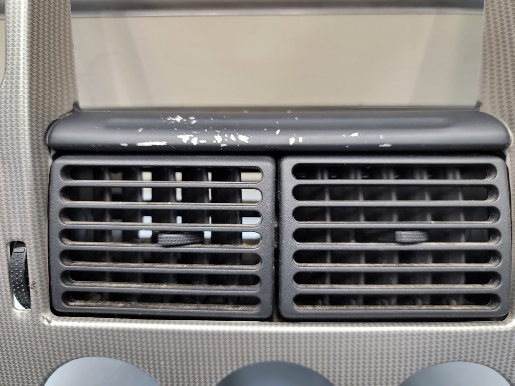 02-05 FORD EXPLORER RADIO AUDIO CLIMATE TEMPERATURE CONTROL BEZEL TRIM silver
