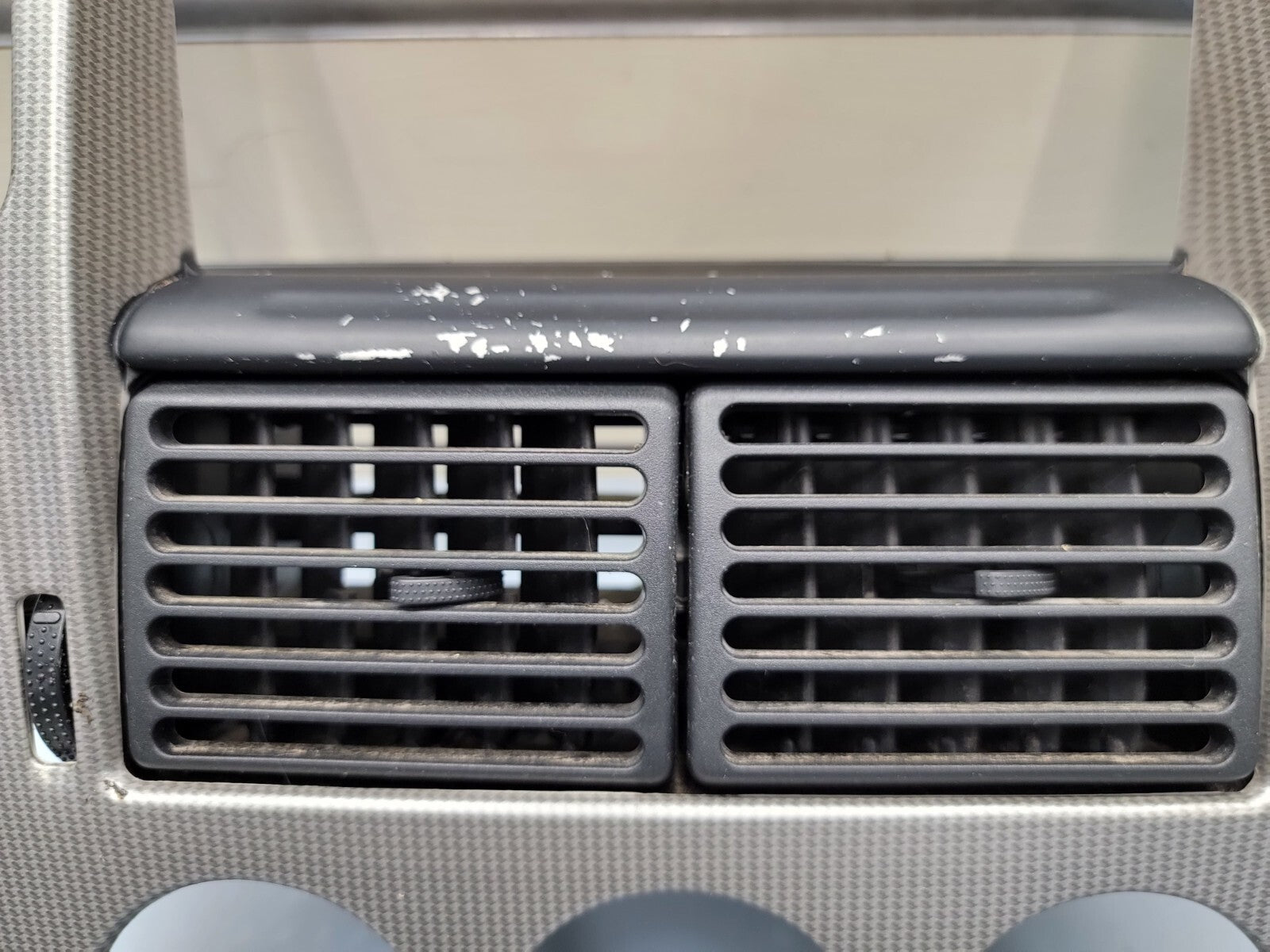 02-05 FORD EXPLORER RADIO AUDIO CLIMATE TEMPERATURE CONTROL BEZEL TRIM silver