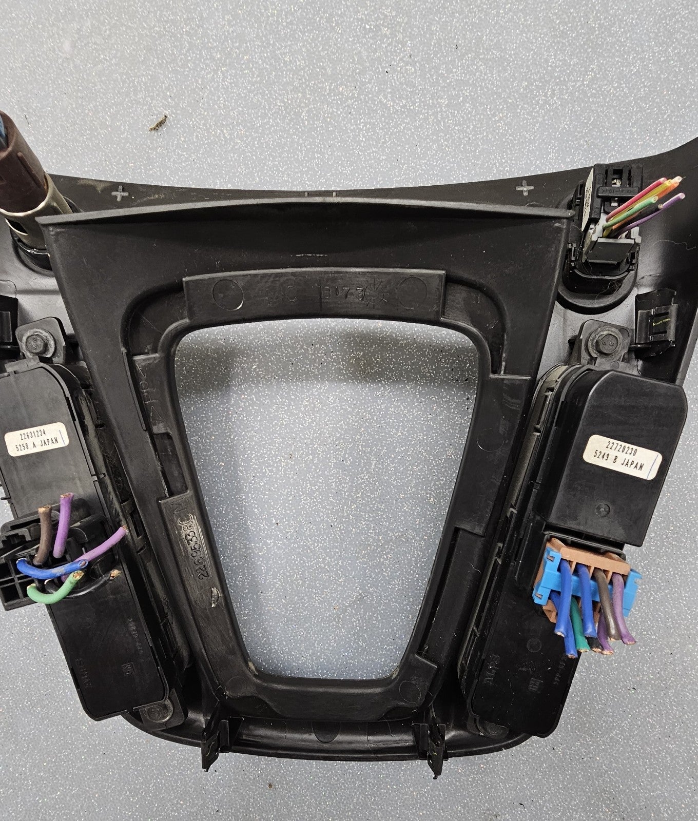 🔥06-07 Saturn Vue Console Master Power Window Switch Shifter Bezel OEM
