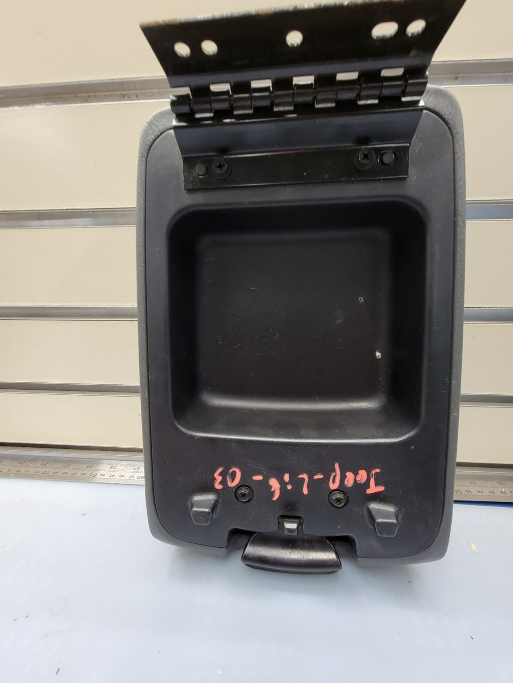 🔥2002-2007 Jeep Liberty Center Console Arm Rest Lid Black OEM