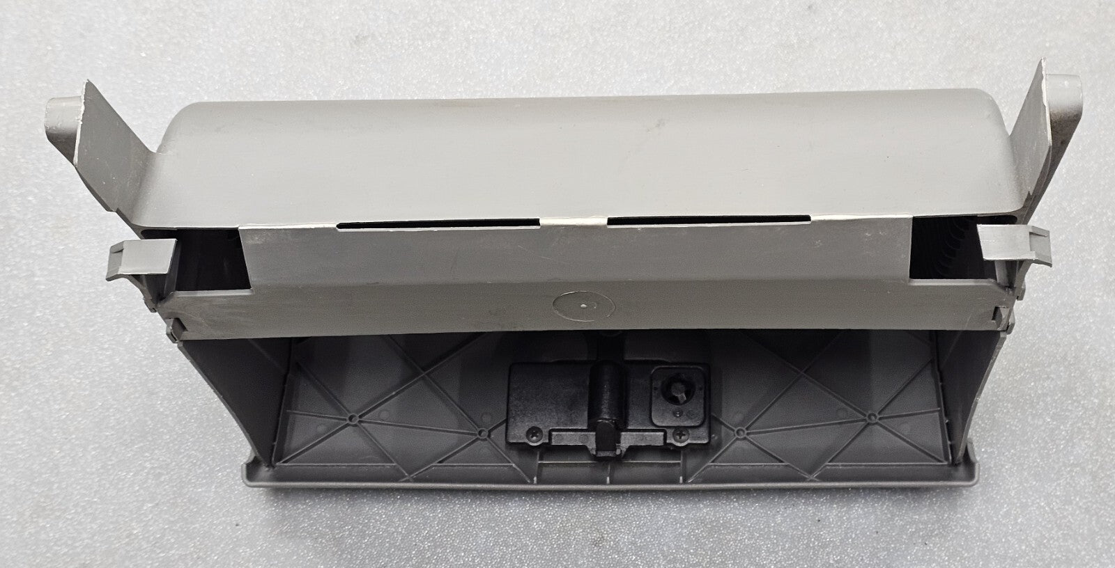 🔥01-07 CARAVAN TOWN COUNTRY DASH GLOVE BOX COMPARTMENT LID COVER ASSEMBLY GRAY
