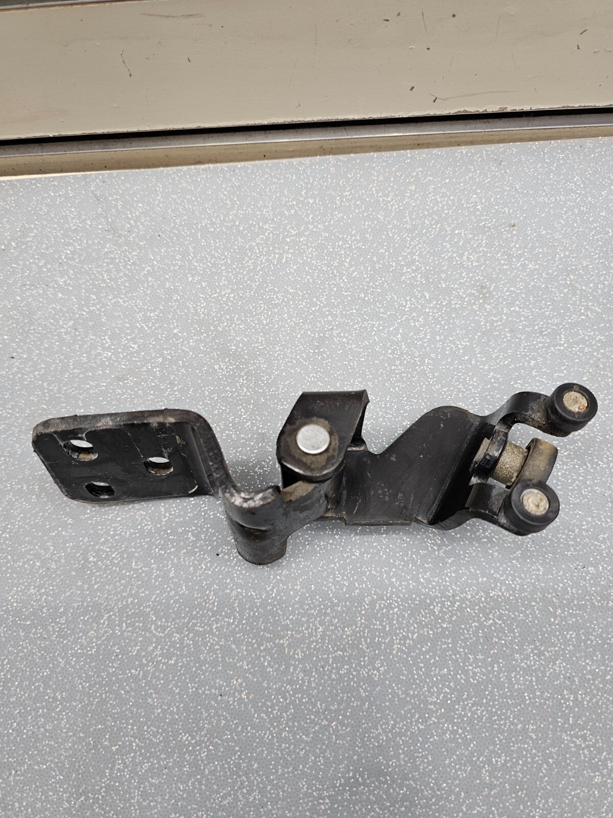 🔥1995-2005 Chevy Astro / GMC Safari Middle Sliding Door Arm Roller Hinge