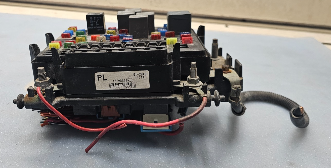 🔥99-02 Silverado Sierra Fuse Box Relay Junction Engine Integrated Power Module