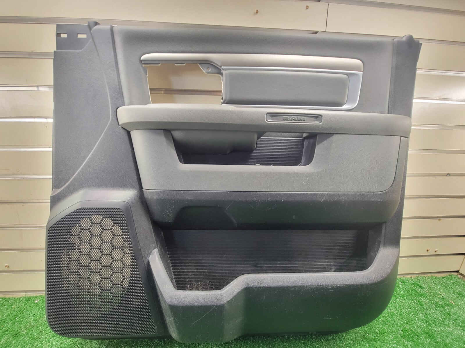 🔥13-18 Dodge RAM 1500 2500 3500 Interior RIGHT PASSENGER Door Panel Front GRAY