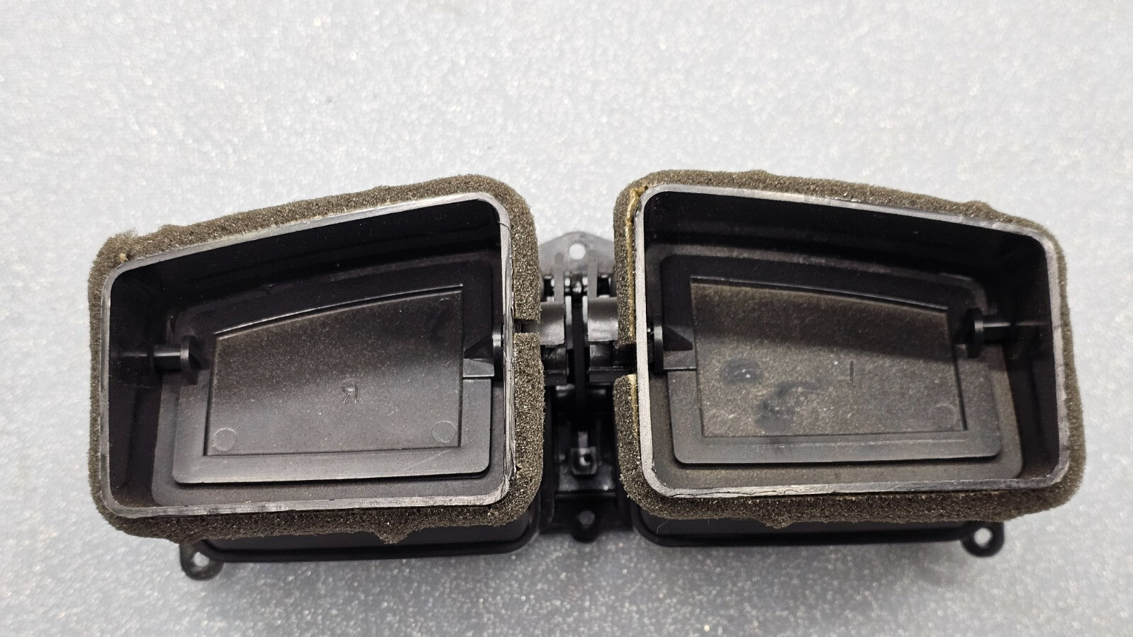 🔥01-06 Hyundai Santa Fe Dash Center Air Vent A/C AC Heater Panel Black OEM