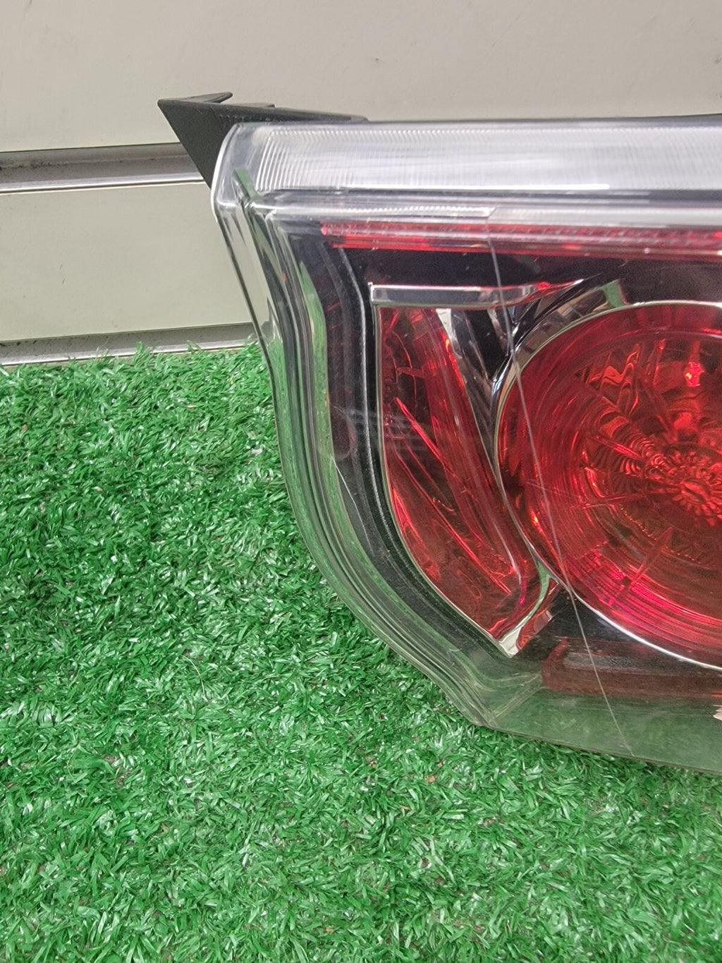 🔥10-13 Mazda 3 Hatchback Tail Light Halogen Driver Side Outer Clear/Red w/Bulbs