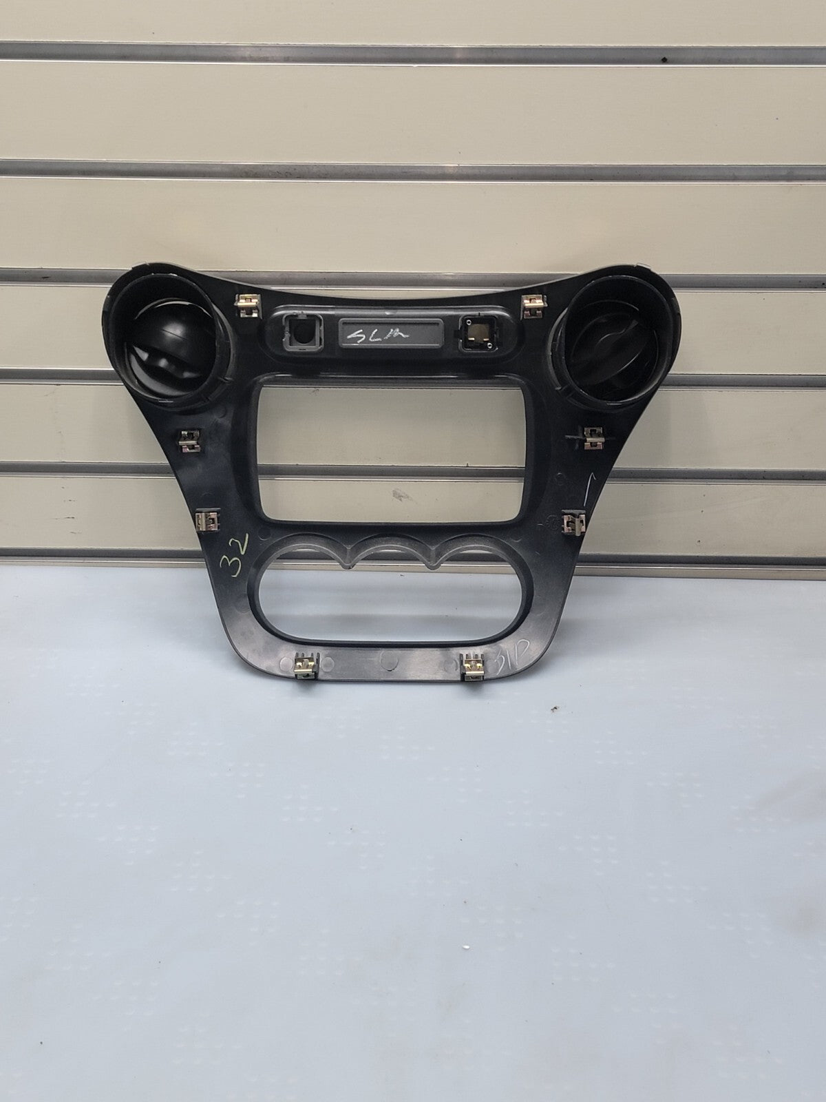 🔥2003-2007 Saturn Ion Radio AC Climate Control Bezel Assembly Vents silver