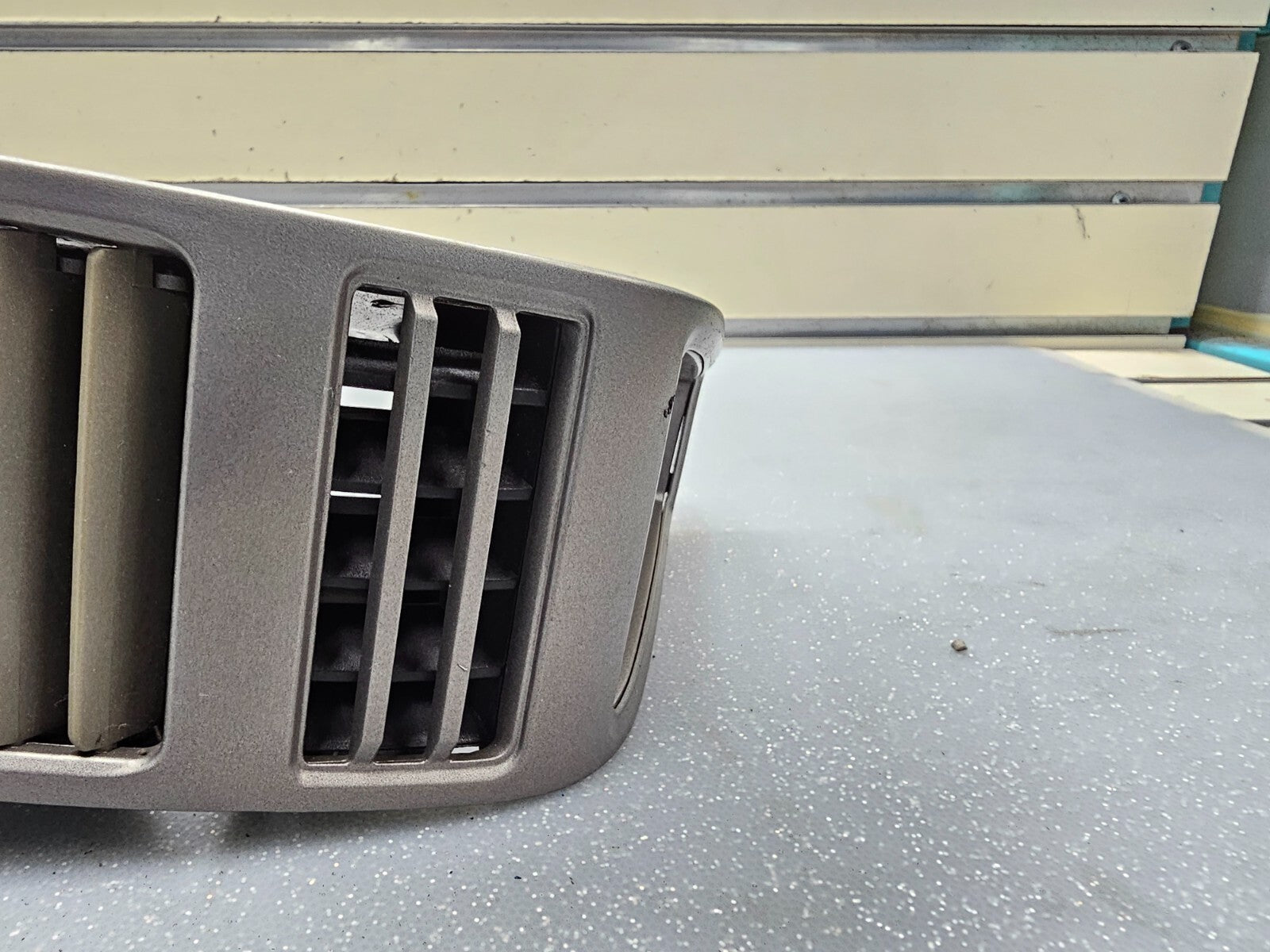 05-15 TITAN ARMADA QX56 DASH RIGHT PASSENGER AIR VENT HEATER FILTER CONDITIONER