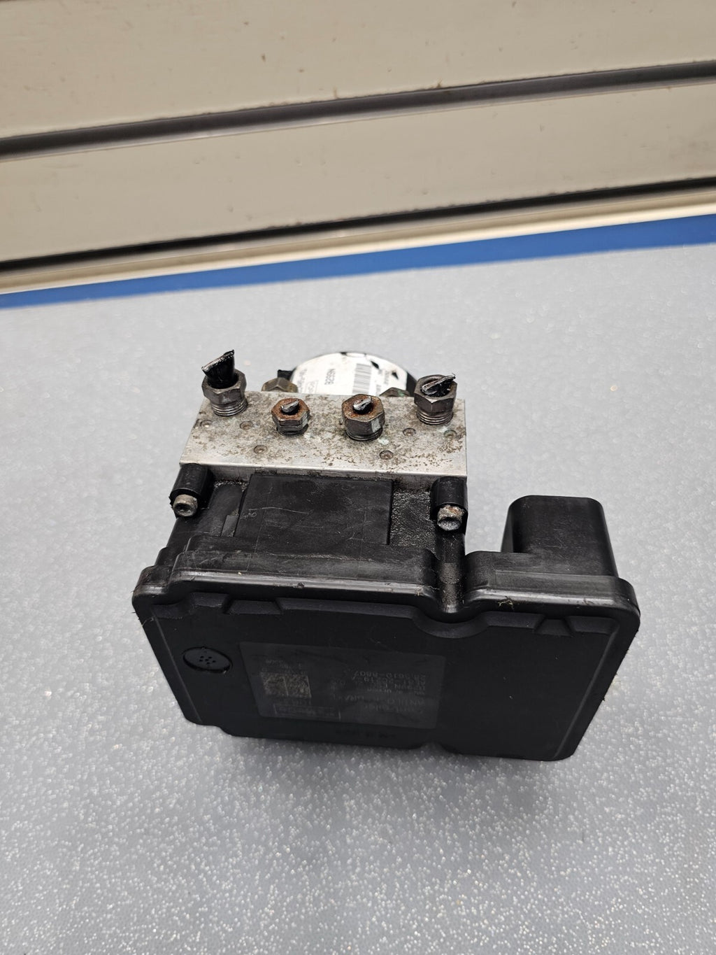 2011 Ford Fiesta ABS Anti-Lock Brake Pump Motor Actuator Control Module Assembly