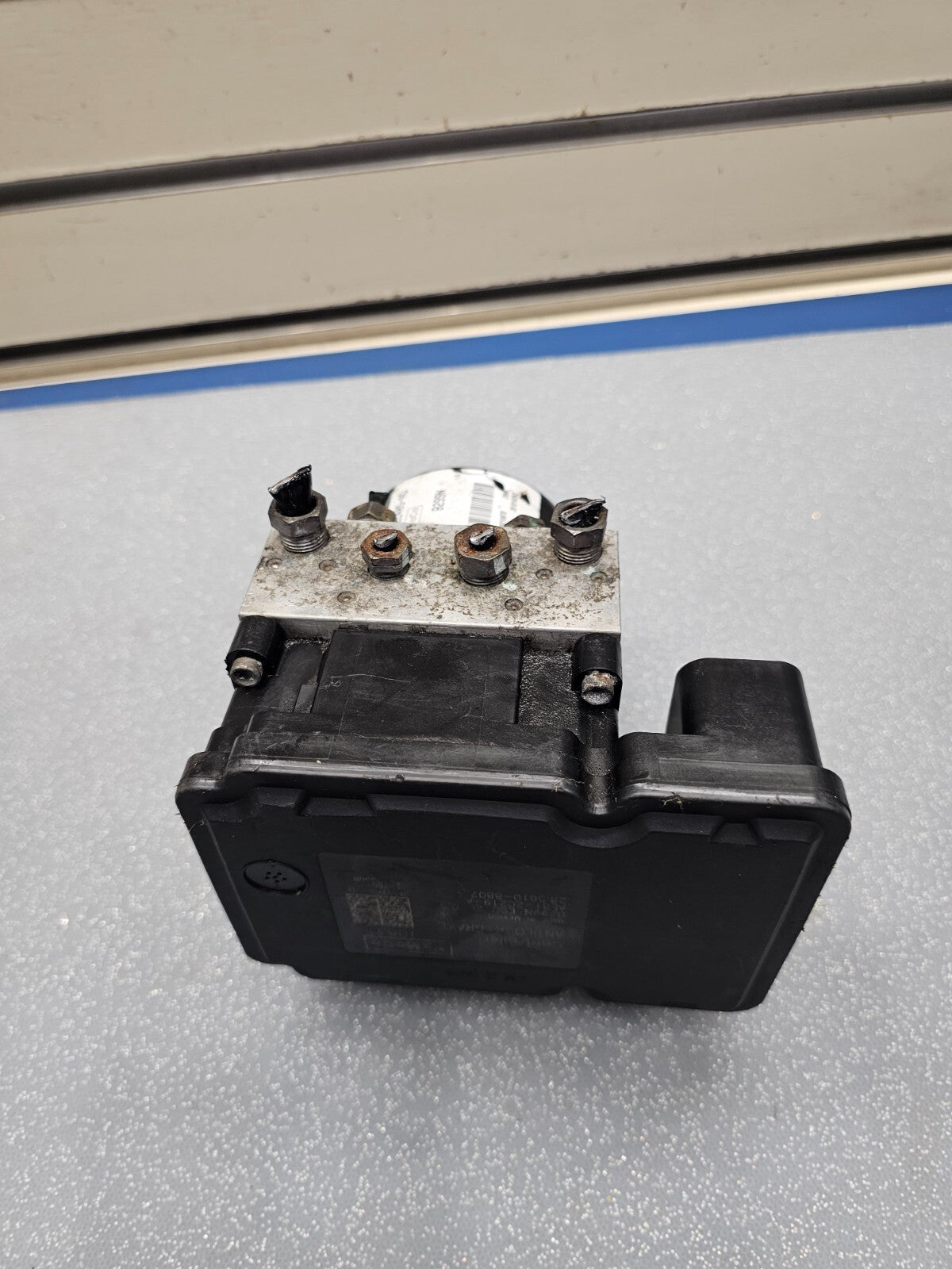 2011 Ford Fiesta ABS Anti-Lock Brake Pump Motor Actuator Control Module Assembly