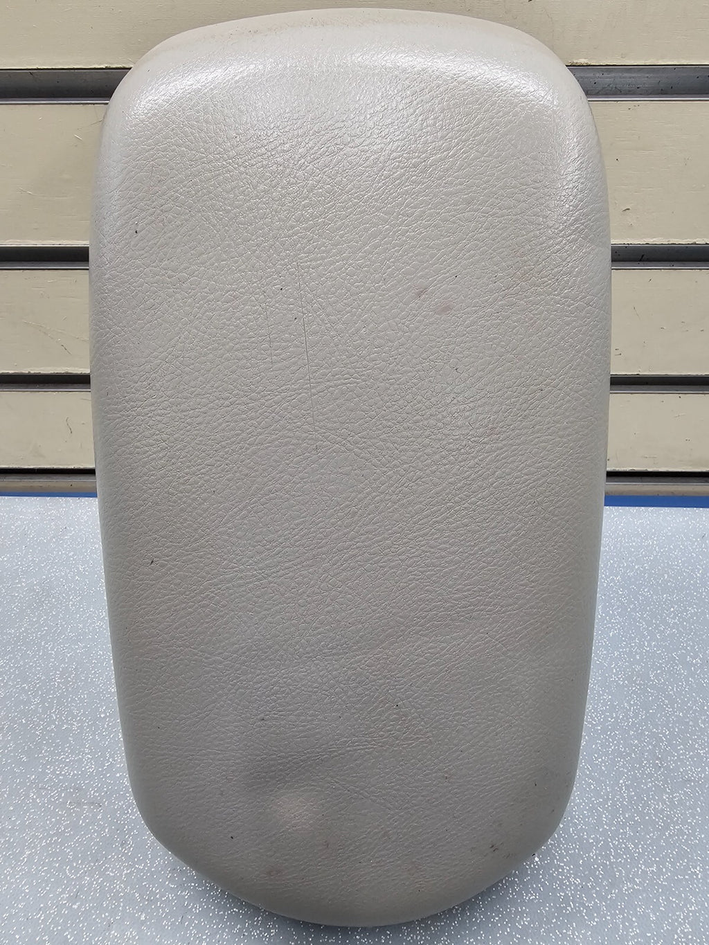 06-12 Toyota RAV4 Center Console Armrest Lid Cover Top Leather Assembly LT GRAY