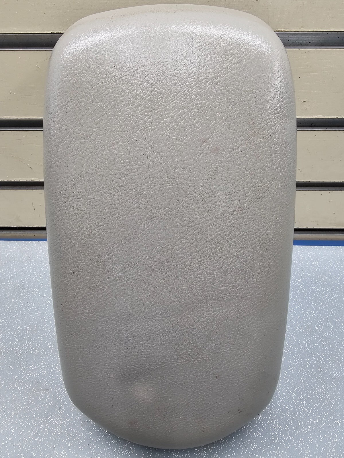 06-12 Toyota RAV4 Center Console Armrest Lid Cover Top Leather Assembly LT GRAY