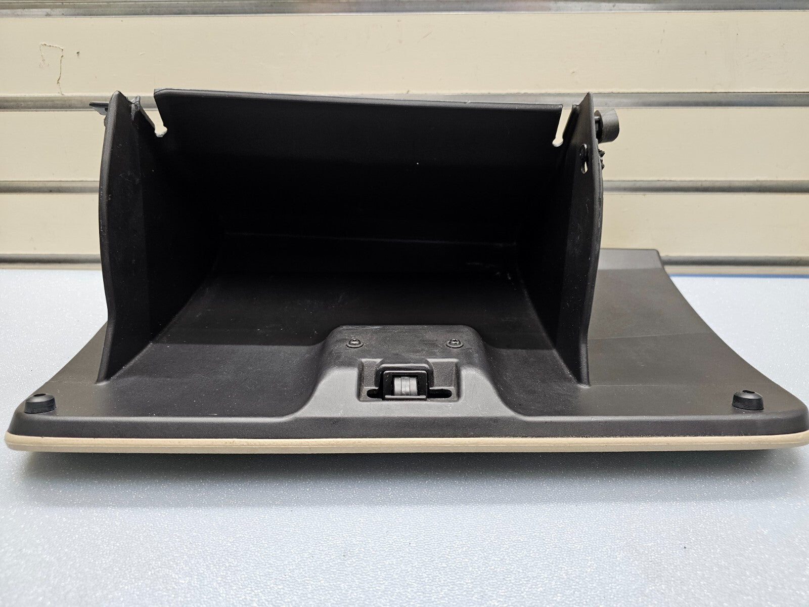 🔥06-09 Fusion Milan Dash Glove Box Assembly Storage Compartment Cover Lid Tan