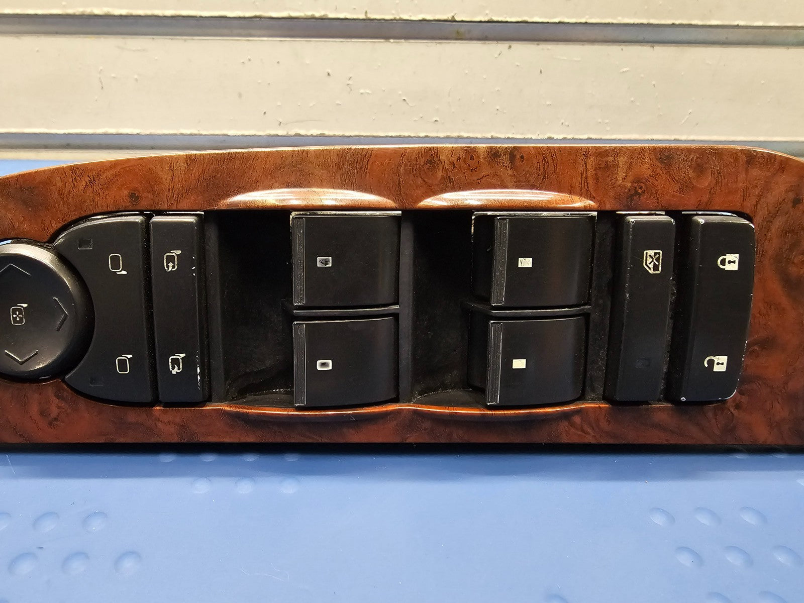 07-14 Tahoe Yukon Suburban Left Driver Door Window Master Switch Wood
