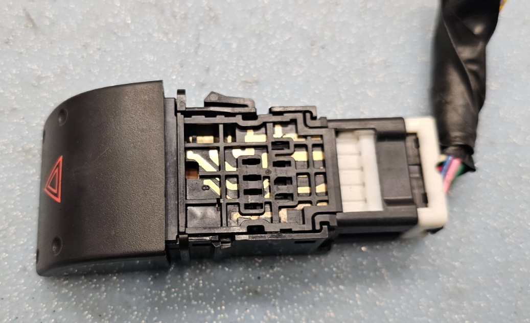 🔥02-04 Nissan Xterra Frontier hazard emergency light switch Niles