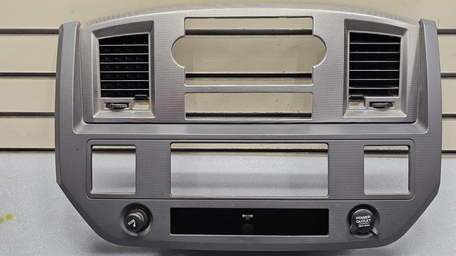 🔥06-08 Dodge RAM Dash FM RADIO Stereo Bezel Climate Trim Panel Silver/Black B11