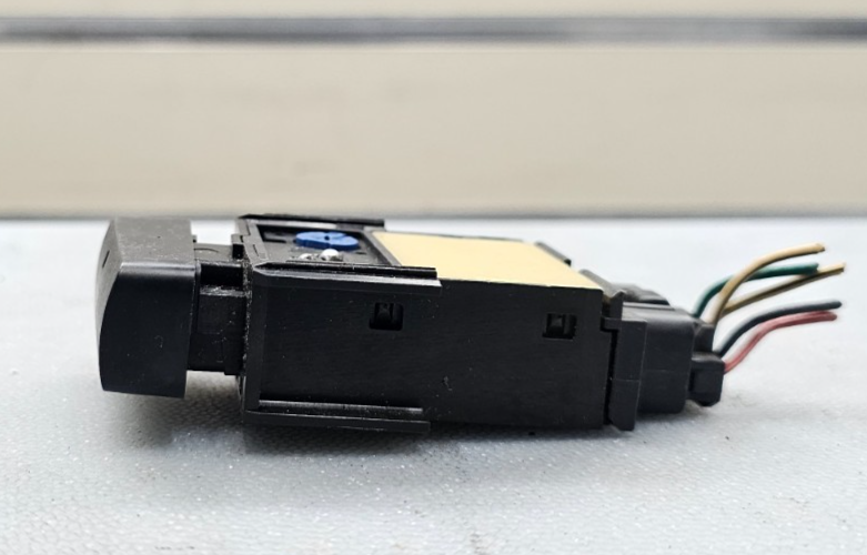 🔥03-08 Toyota Corolla Rear Window Defrost Button Control Switch  OEM