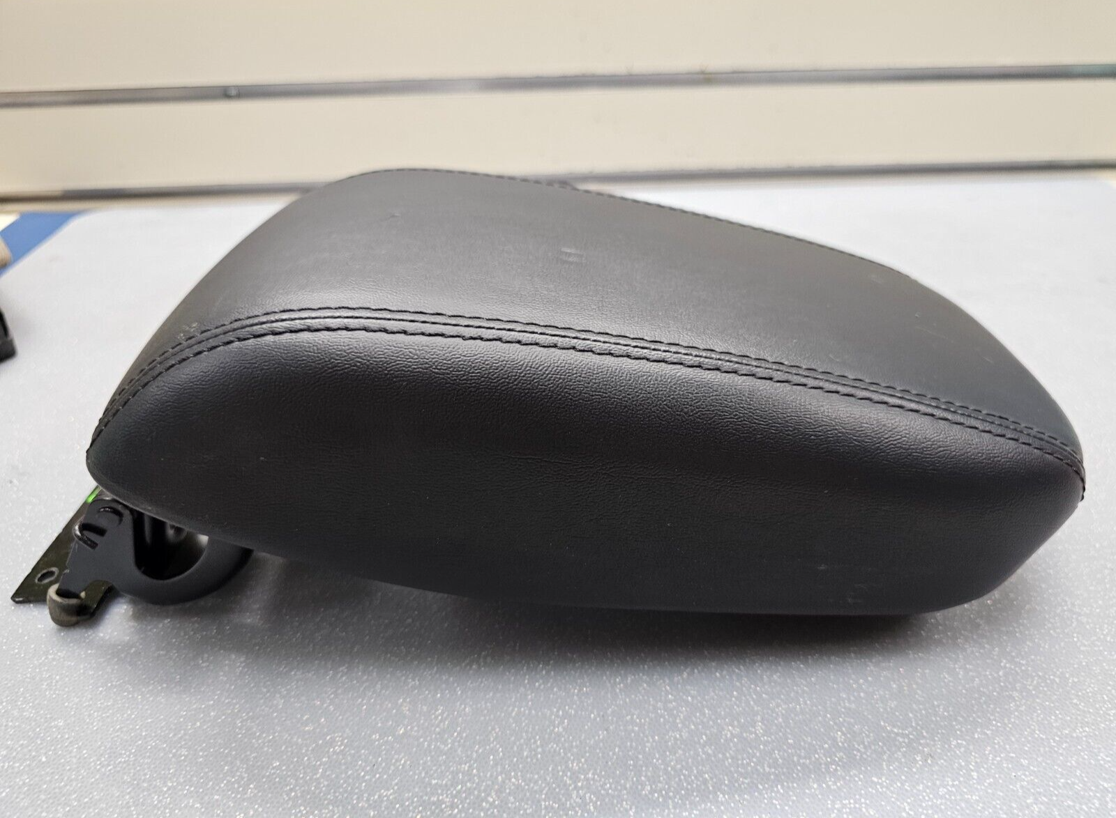 🔥13-16 DODGE DART CENTER CONSOLE ARM REST LID LEATHER BLACK TOP PAD COVER BLACK