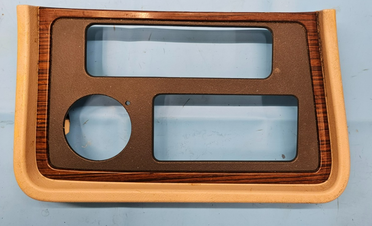 🔥02-06 Cadillac Escalade Radio Dash Trim Bezel with Clock  Tan/woodgrain