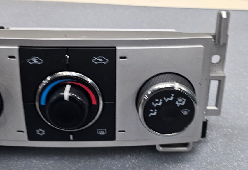 🔥08-12 Malibu Dash  Heater Climate Temperature Control Air Conditioner LT Gray