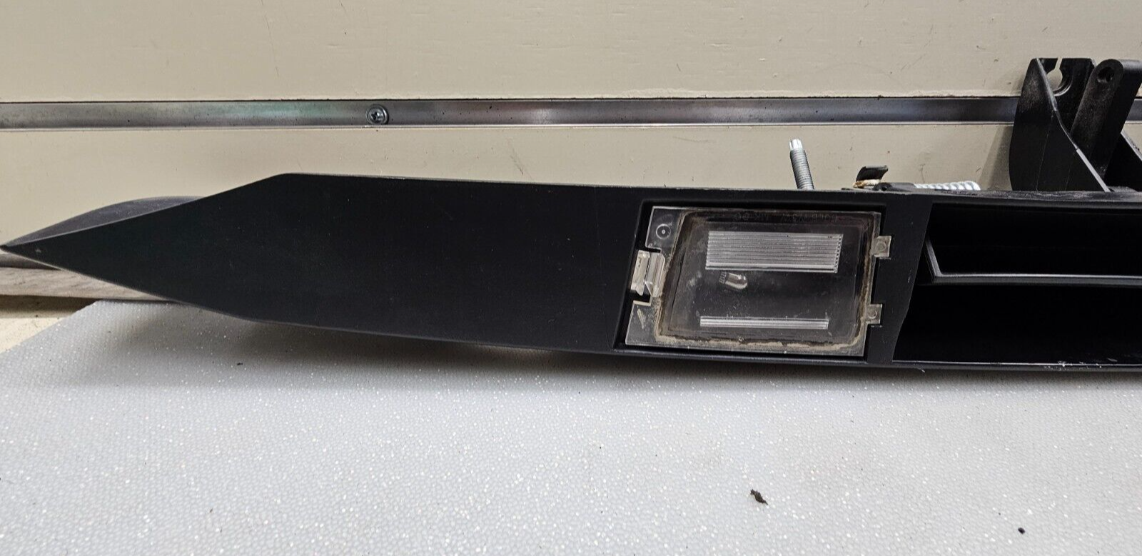 07-17 Jeep Patriot Compass Lift Gate Trim Molding Handle Bezel License Assembly