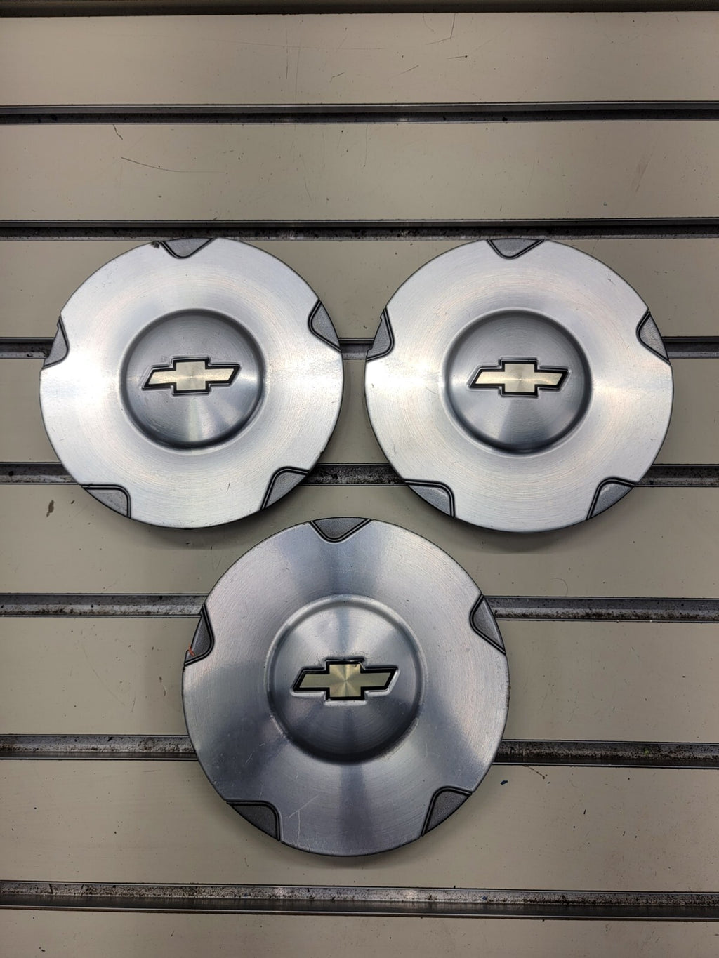 🔥 2002- 2006 CHEVROLET TRAILBLAZER WHEEL CENTER CAP  SILVER