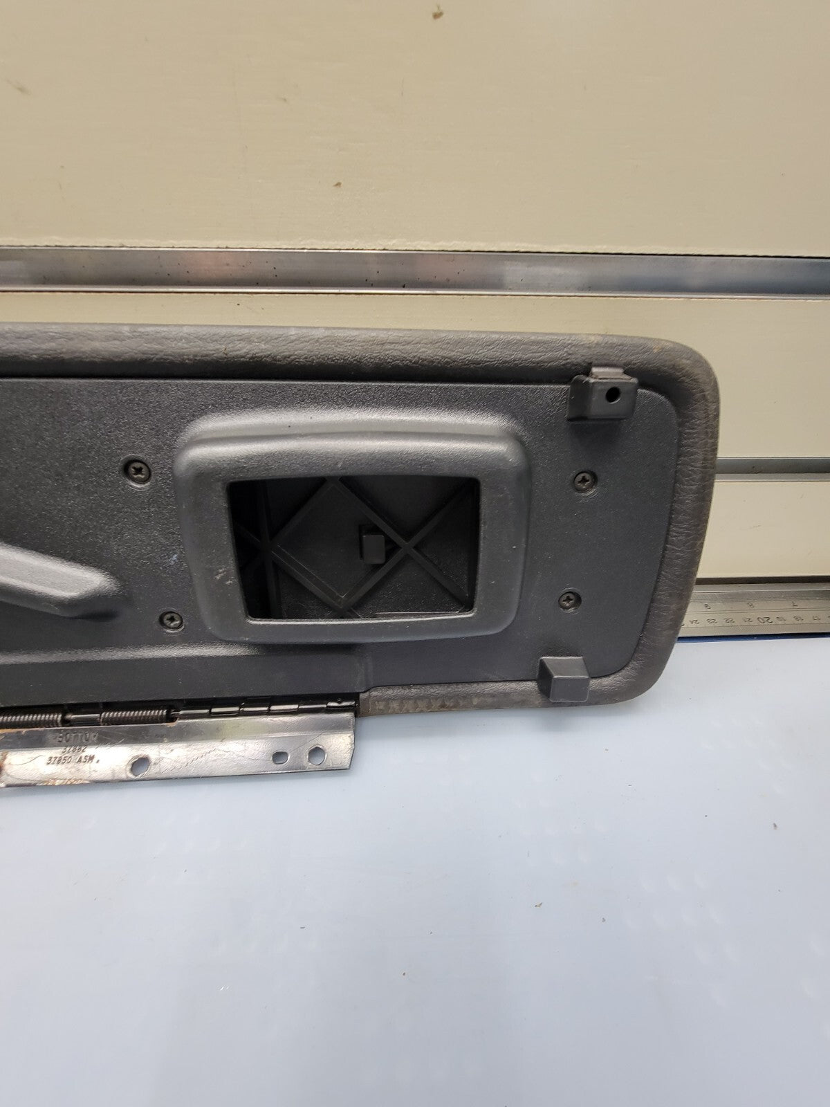 🔥2001-2007 Dodge Dakota/ Durango Center Console Lid Bracket Armrest Black