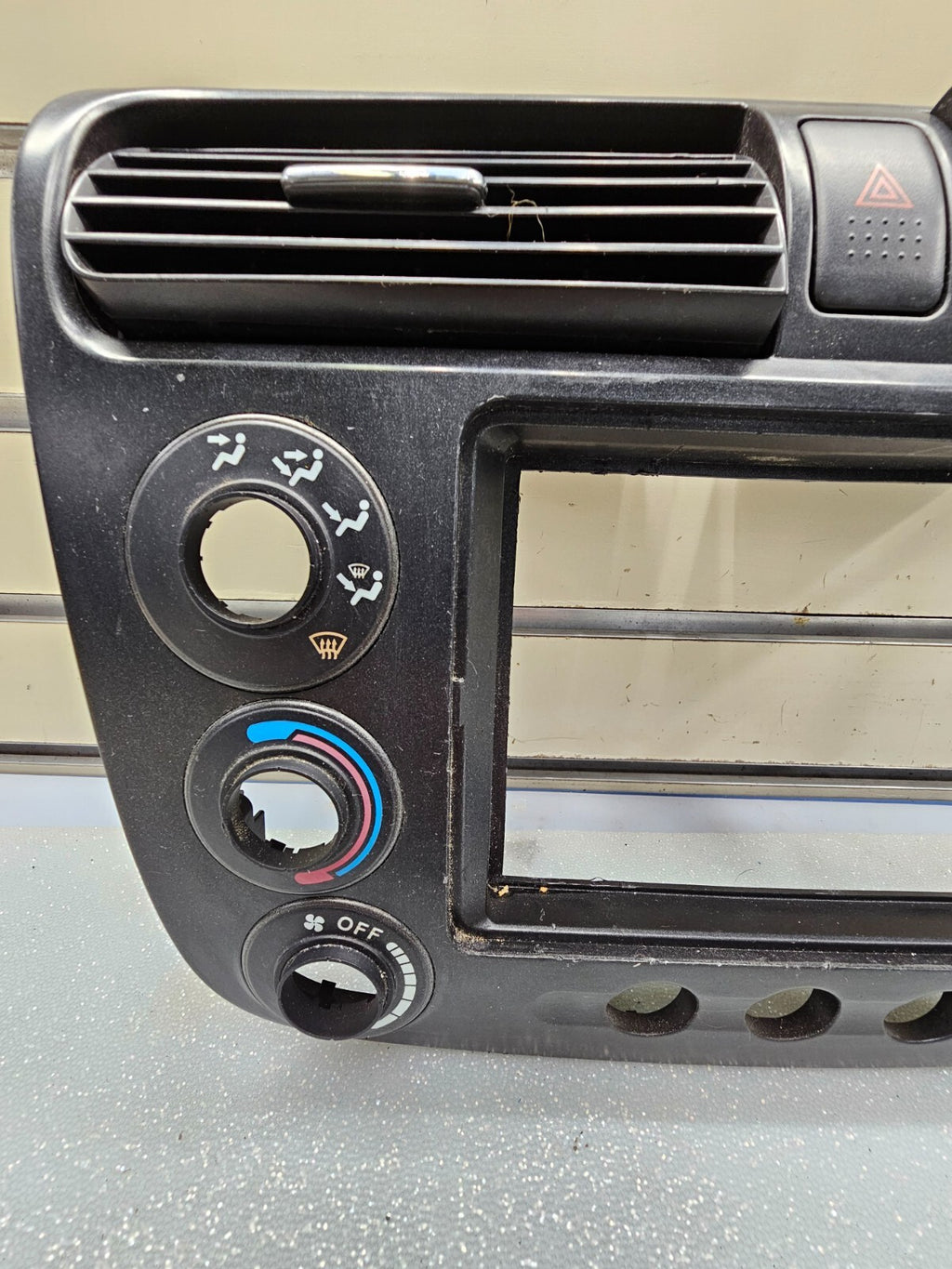 🔥2001-2005 HONDA CIVIC DASH RADIO BEZEL CLIMATE CONTROL AIR VENT ASSEMBLY BLACK