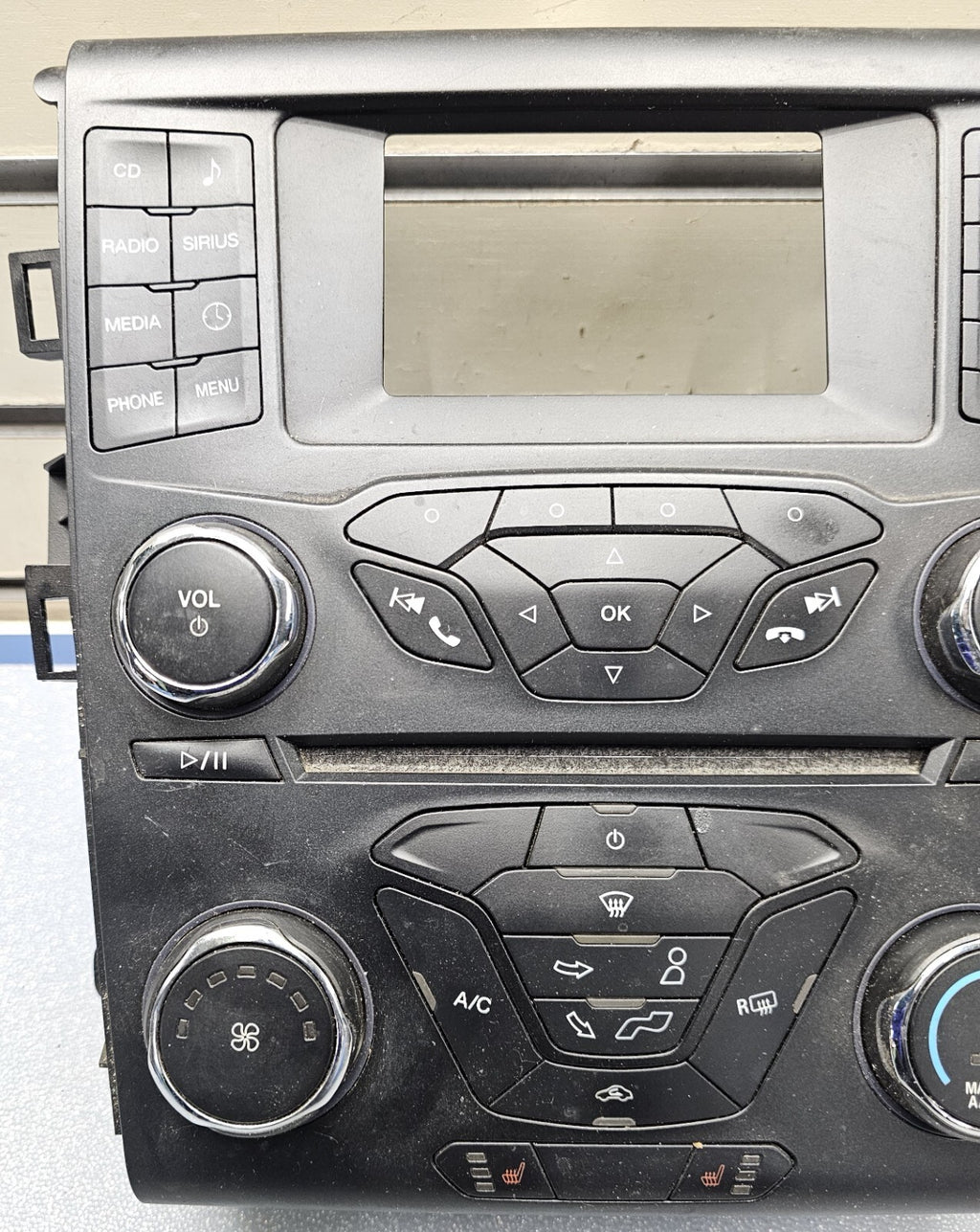 13-16 FUSION RADIO STEREO AUDIO CLIMATE HEATER BEZEL TRIM INSTRUMENT PANEL BLACK