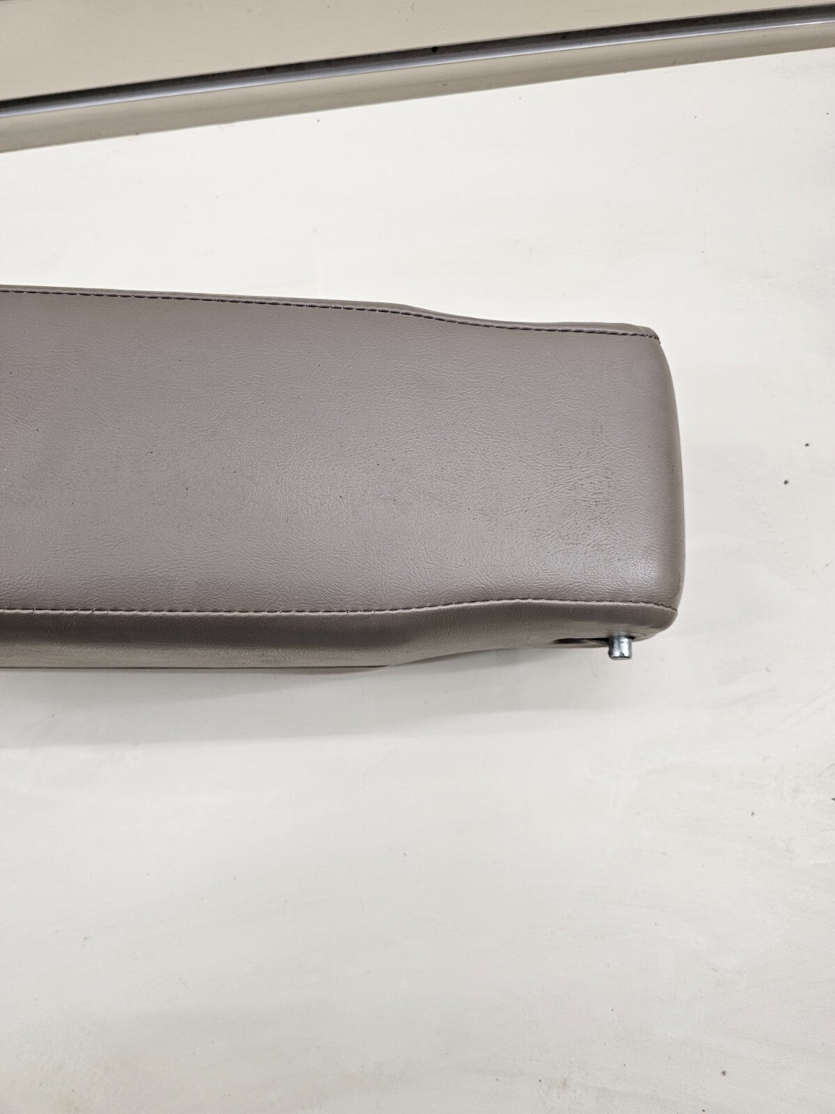 🔥95-03 Buick Park Avenue Front Center Console Arm Rest Lid Storage Leather Tan