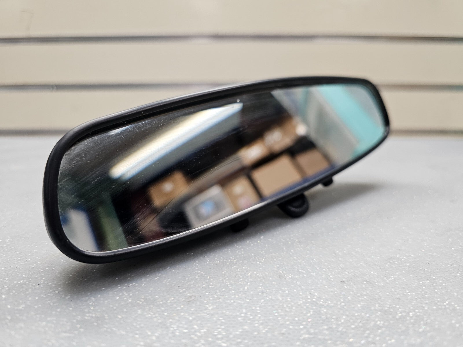 03-08 TOYOTA COROLLA/ PONTIAC VIBE REAR VIEW MIRROR OEM/TC