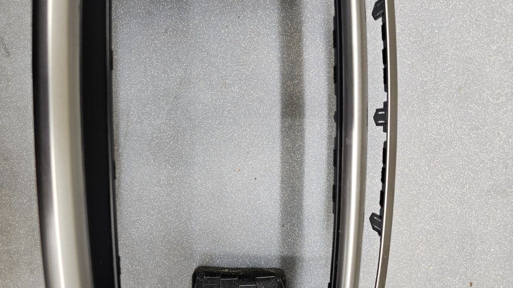 🔥16-18 KIA SORENTO RADIO CENTER DASH SURROUND BEZEL TRIM VENTS Assembly Silver