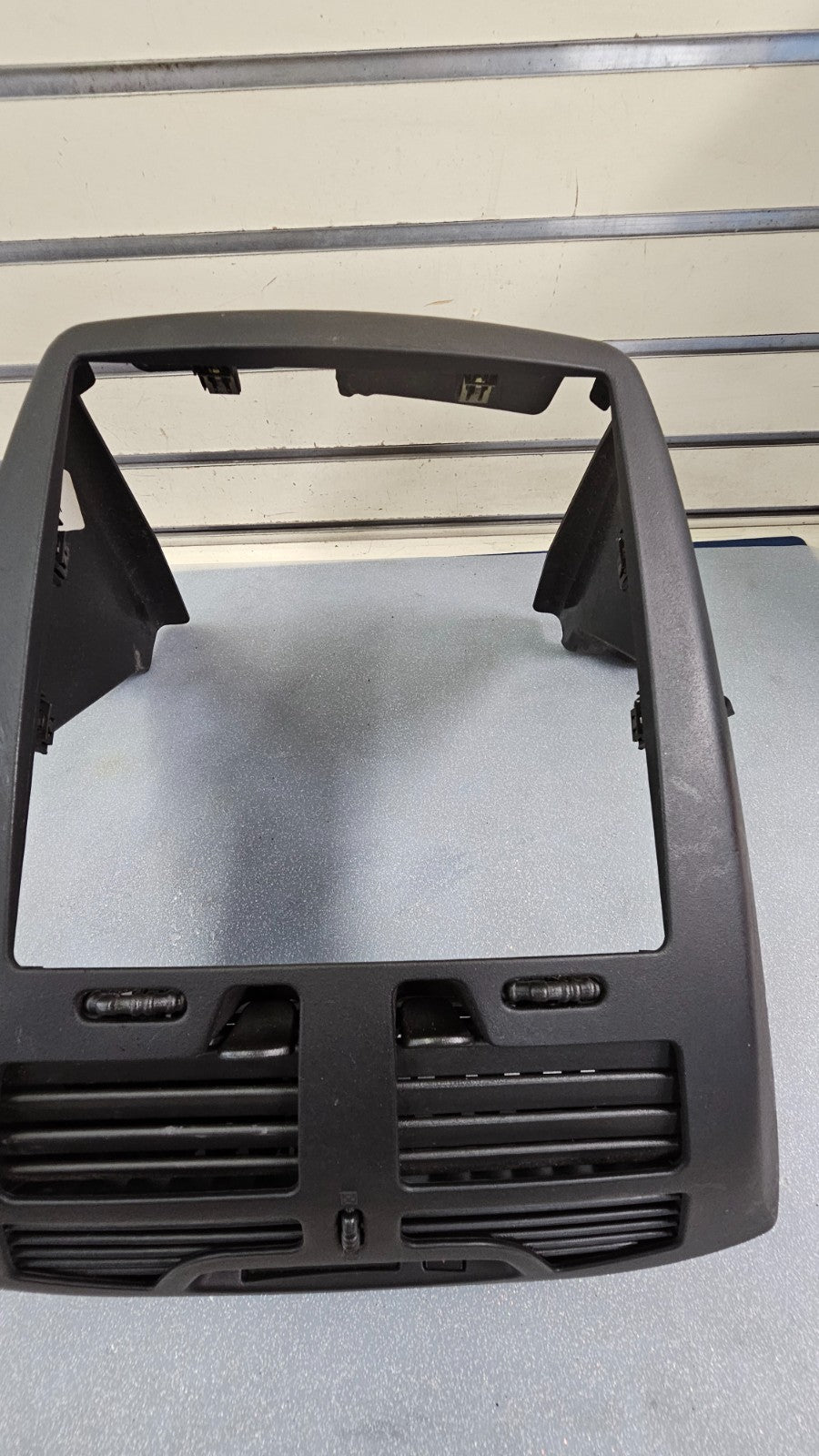 🔥04-07 Chevrolet MALIBU Dash Center RADIO BEZEL Climate Air Vents Trim BLACK B7