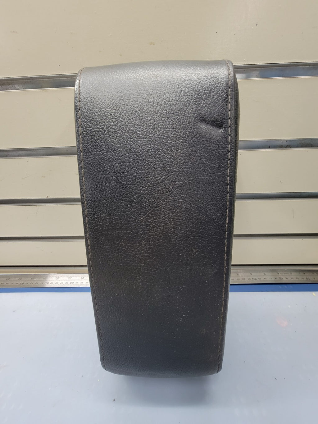 🔥2009-2010 Dodge Journey Center Console Sliding Armrest Lid Assembly OEM Black