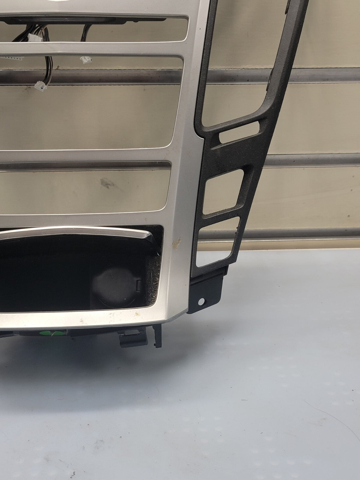 🔥2008-2013 Cadillac CTS Radio Control Panel trim bezel SILVER B44