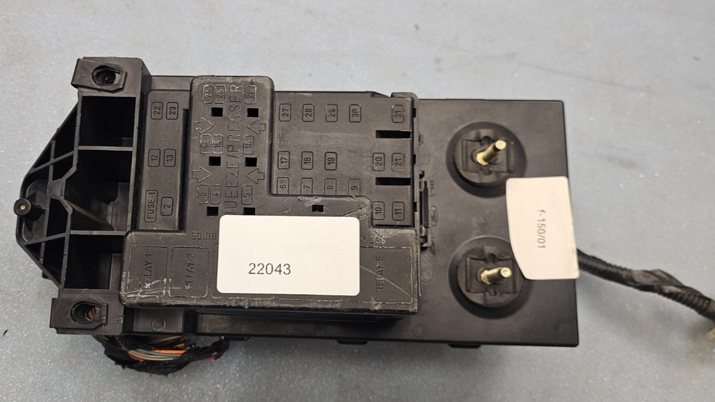 🔥99-03 Ford F150 Interior Fuse Box Junction Relay Block Itegrated Power Module