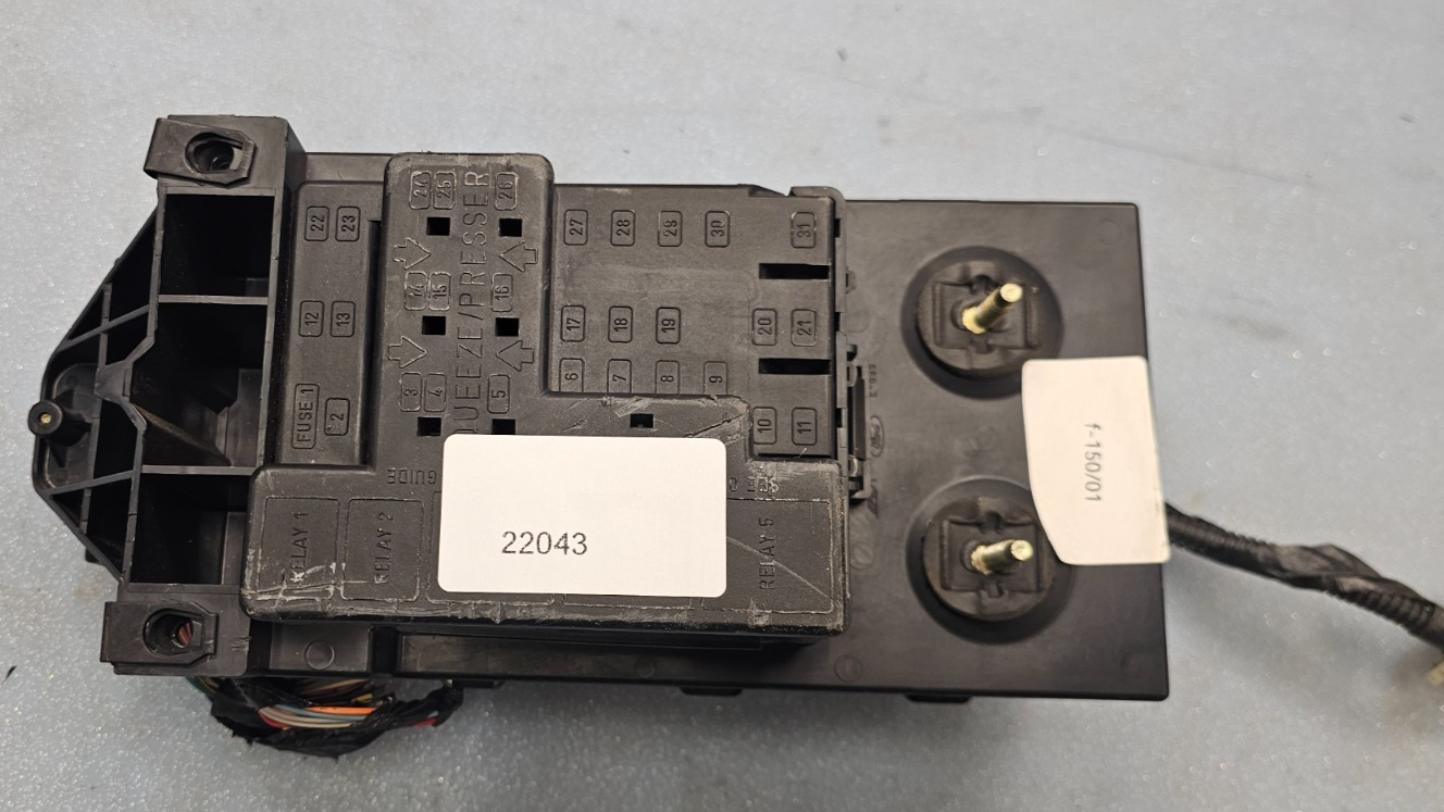🔥99-03 Ford F150 Interior Fuse Box Junction Relay Block Itegrated Power Module