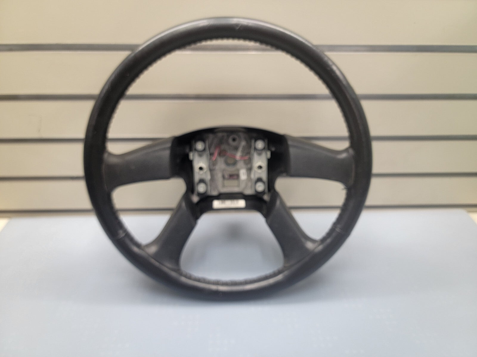 02-09 Trailblazer Envoy03-06 SILVERADO SIERRA YUKON STEERING WHEEL LEATHER BLACK