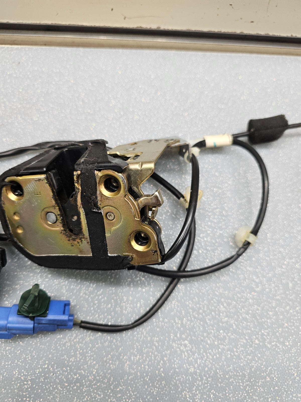 03-11 Honda Element Lower Tailgate Liftgate Lock Left Right Trunk Latch Actuator