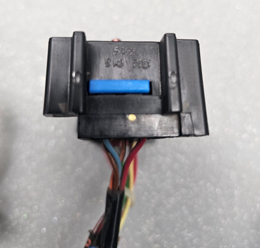 99-02 SILVERADO IGNITION SWITCH LOCK CYLINDER HOUSING ASSEMBLY STEERING COLUMN