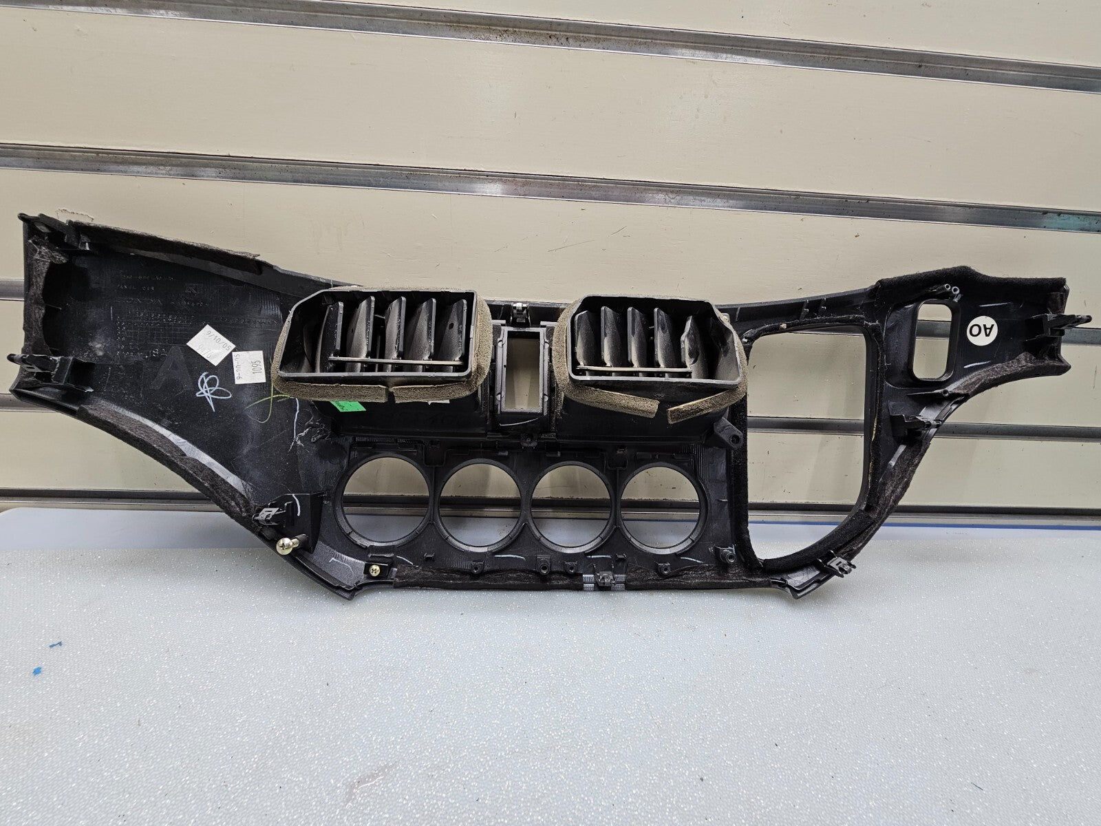 05-10 Honda Odyssey Center Dash Radio Climate Control Bezel Trim Panel Dark Gray