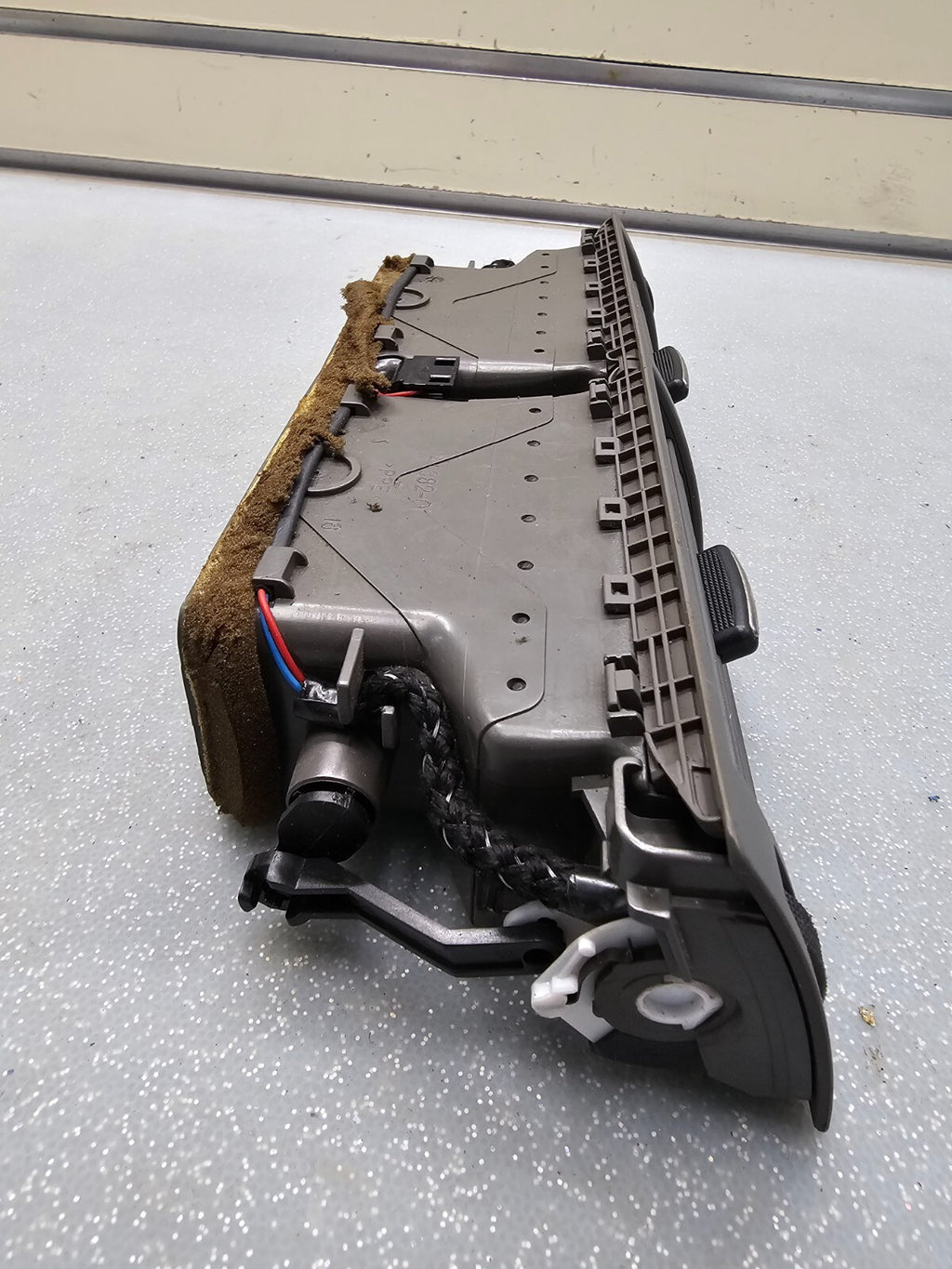 🔥2004-2008 AUDI B7 A4 S4 RS4 FRONT CENTER DASH PANEL A/C HEATER VENT GRAY