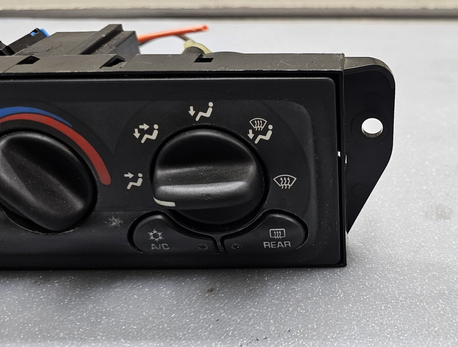 97-03Chevy Malibu heater AC defrost climate control Heater Temperature Assembly