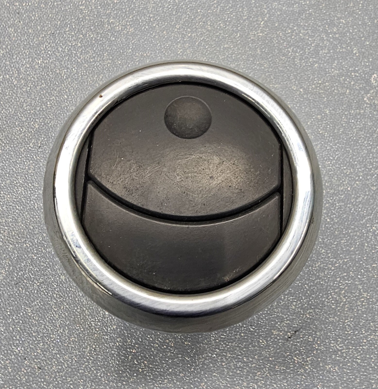 🔥05-09 MUSTANG CENTER DASH AIR VENT HEATER FILTER CONDITIONING TRIM OEM BLACK