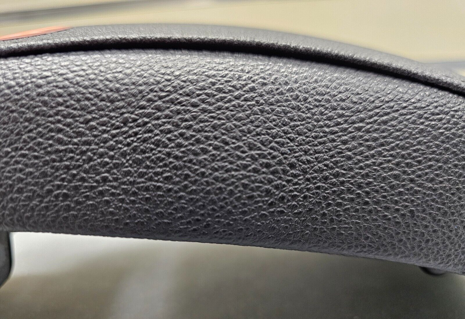 🔥05-10 Sportage Center Console Lid Armrest Cover Leather Top Pad Assembly Black