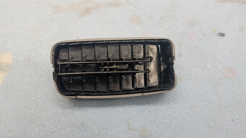 🔥97-05 Buick Park Avenue Dash Right Passenger AC A/C HVAC Air Vent Heater Tan