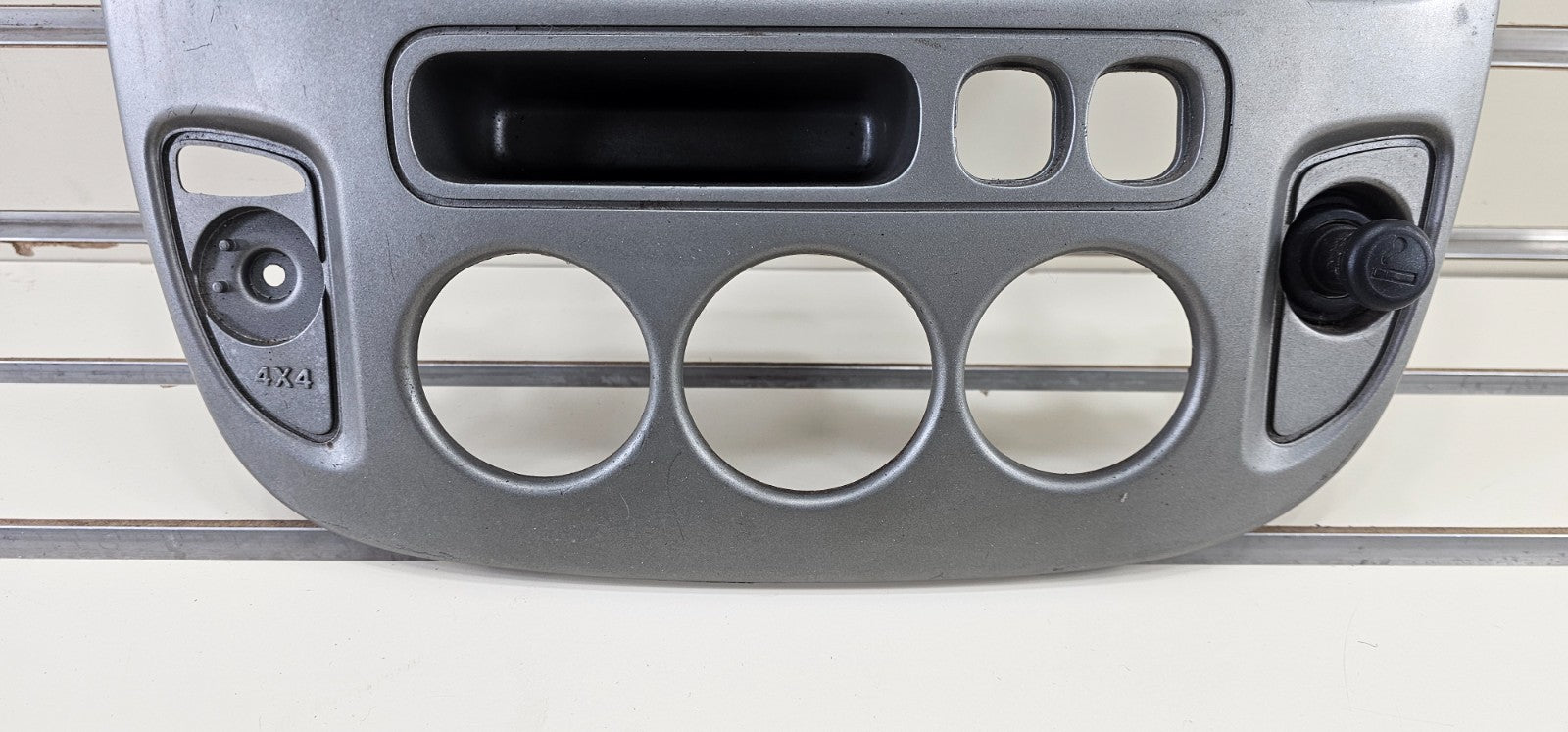 🔥01-07 FORD ESCAPE CENTER DASH RADIO A/C CLIMATE TRIM BEZEL SILVER OEM