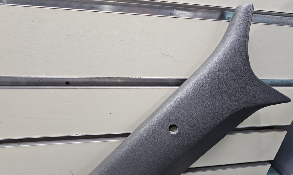 92-96 Ford F150 F250 BRONCO A Pillar Passenger RIGHT Roof Trim Molding GRAY p1